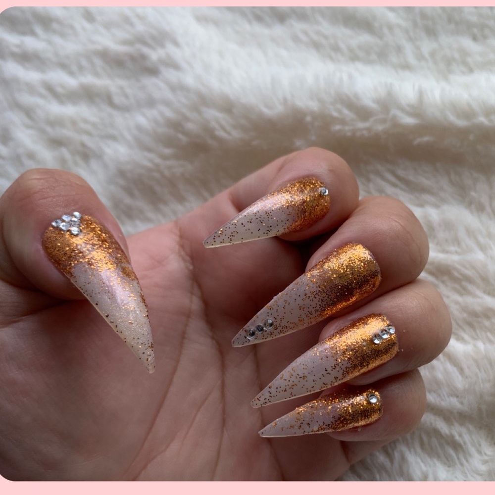 Stiletto press on nails
